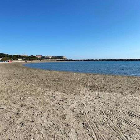 Superbe T2 Avec Terrasse Et Vue Su Mer Quartier Des Quilles A Sète Exteriör bild